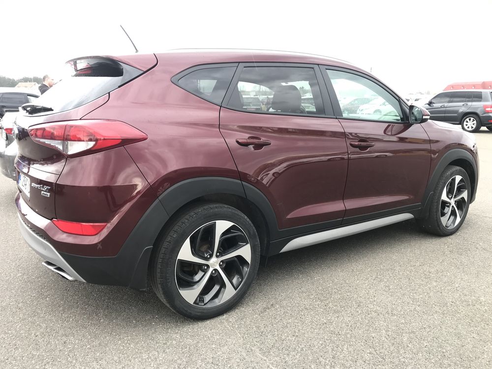 продаю Hyundai Tucson 2017