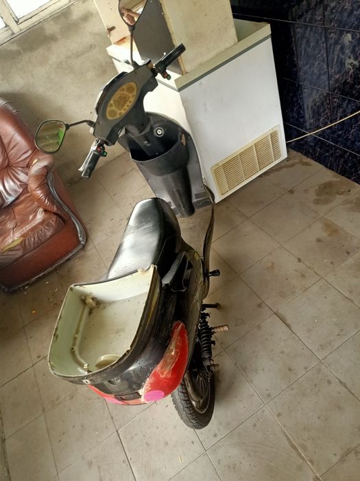 Vendo mota elétrica bateria boas faz 25km a 30km funcionar bem .