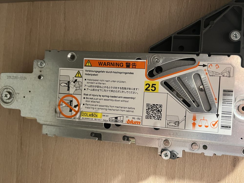 Blum Aventos HL Servo Drive