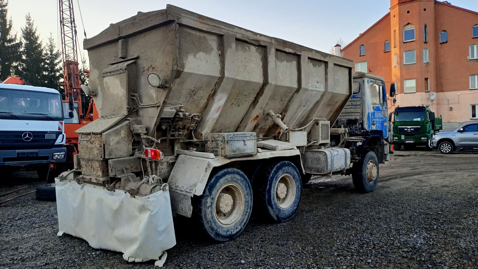Stabilizator gruntu posypywacz Streumaster sw18 Man 6x6 siewka cementu