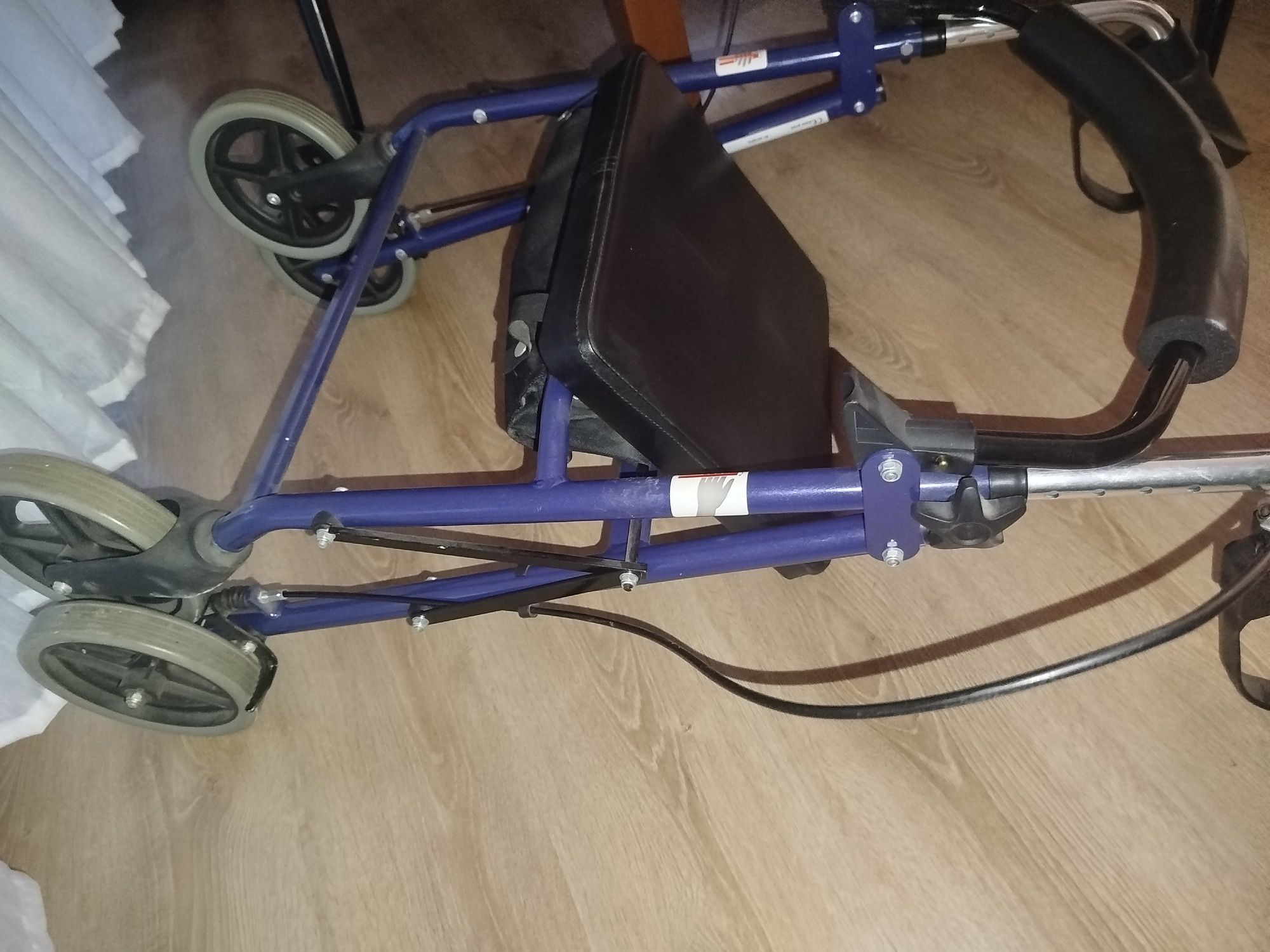 Mobilex Podpórka czterokołowa balkonik