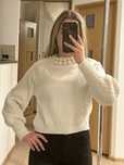 Sweter z perełkami