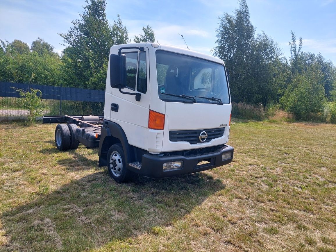 Nissan atleon 3.0