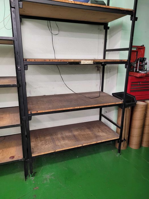 Regały metalowe  różnej  wielkości