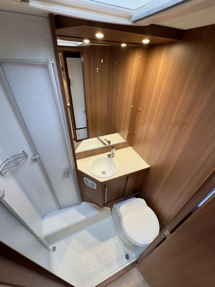 Przyczepa Kempingowa LMC VIP z 2020roku z łożem małżeńskim 4/5 osobowa