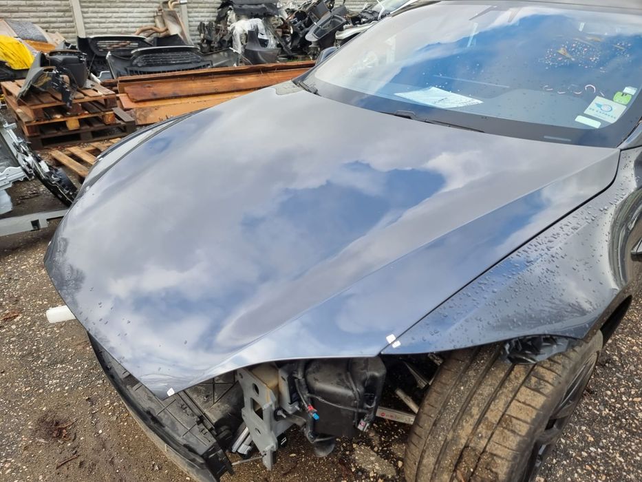 Крило до Tesla Model S 2021 року