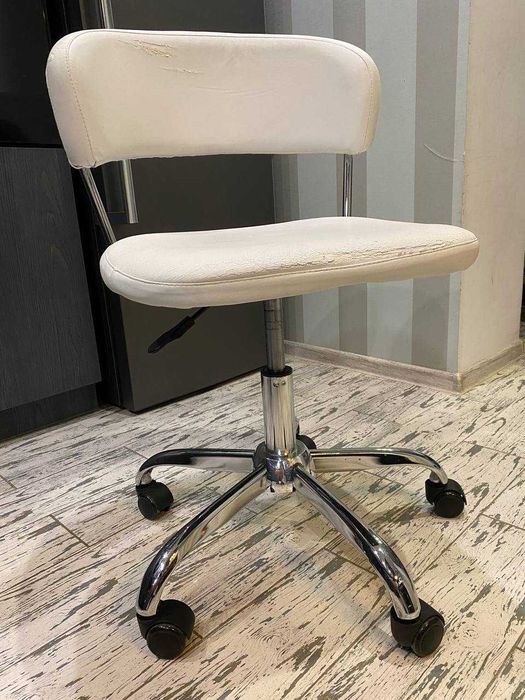 Крісла, стільці - комп'ютерні, офісні