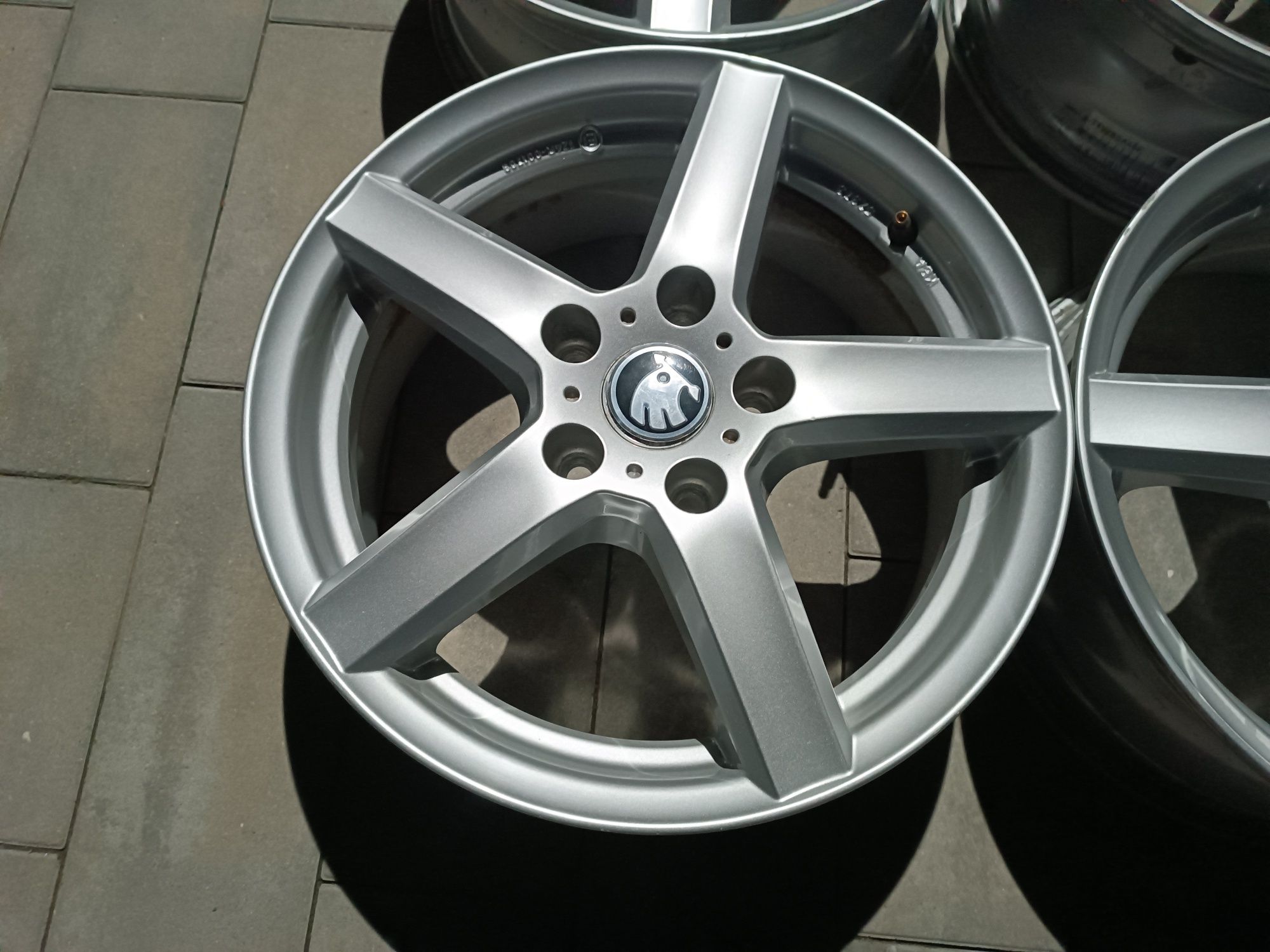 16 Alufelgi Skoda Octavia IV III II Superb, Karoq Yeti 5x112