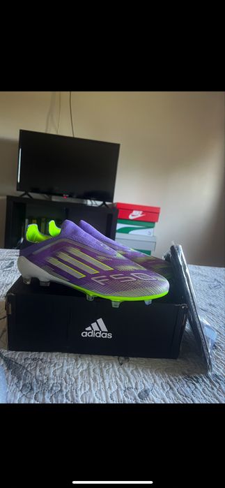 Chuteiras de futebol F50 sem atacadores