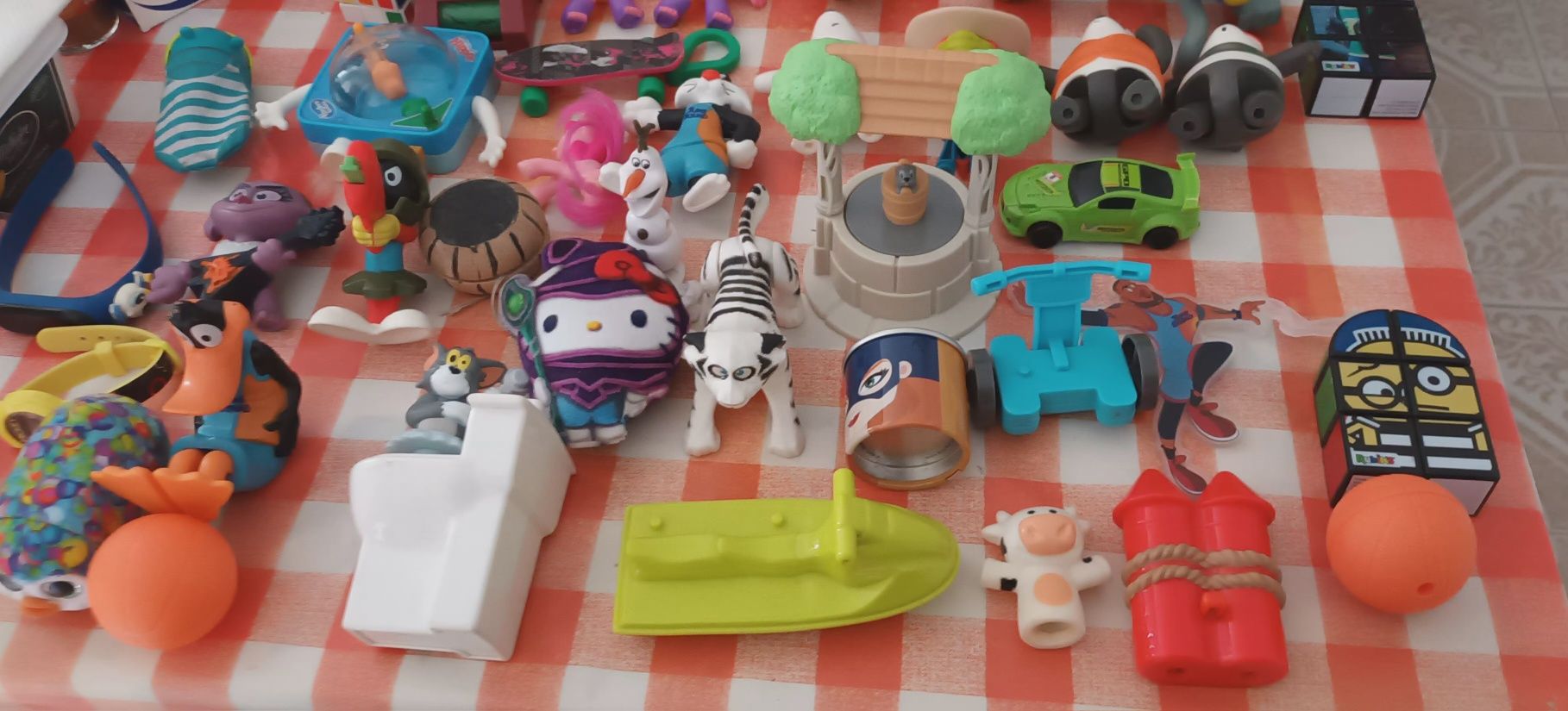 Lote vários brinquedos, alguns de coleção