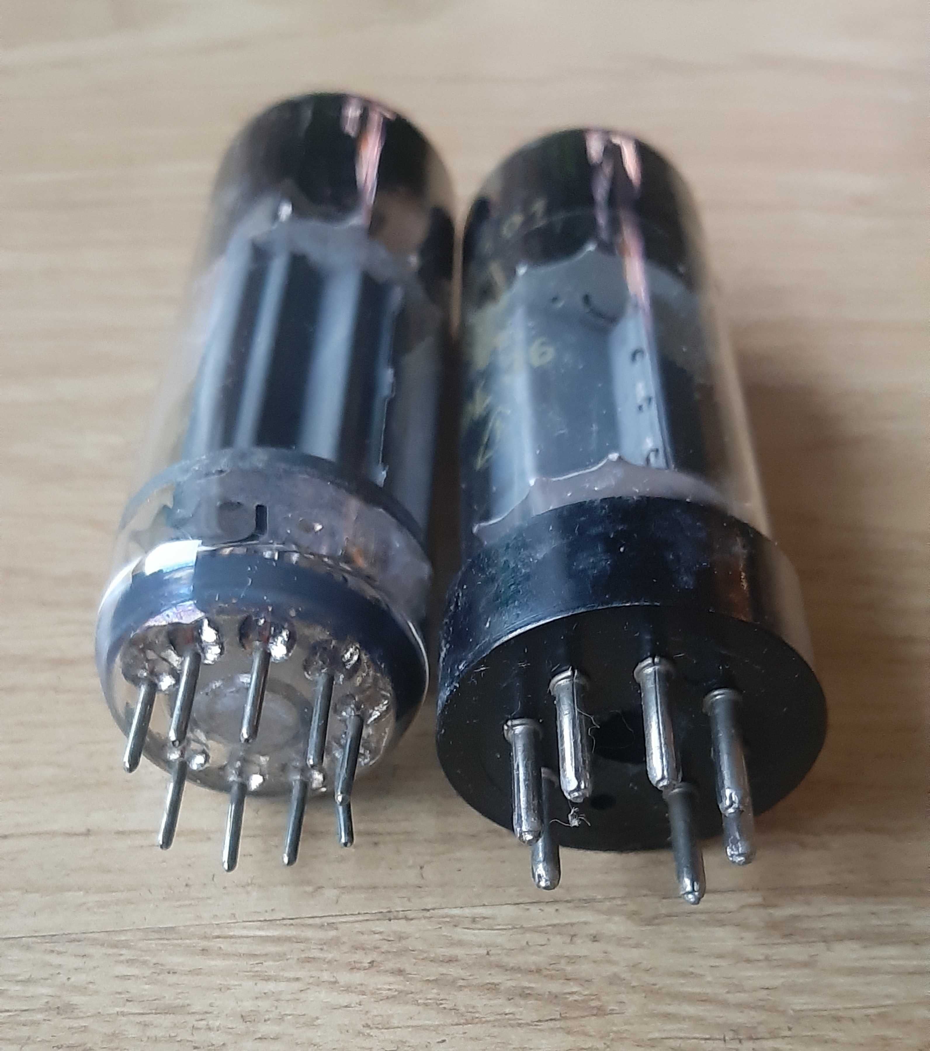 Lampy elektronowe tranzystorowe i żarówki z PRL