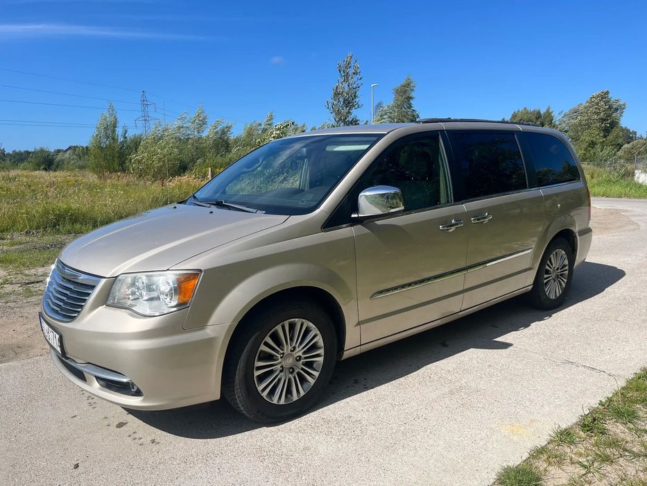 Chrysler Town & Country Chrysler Town & Country 3.6 V6 LPG • Automat • Hak 13pin • Xenon