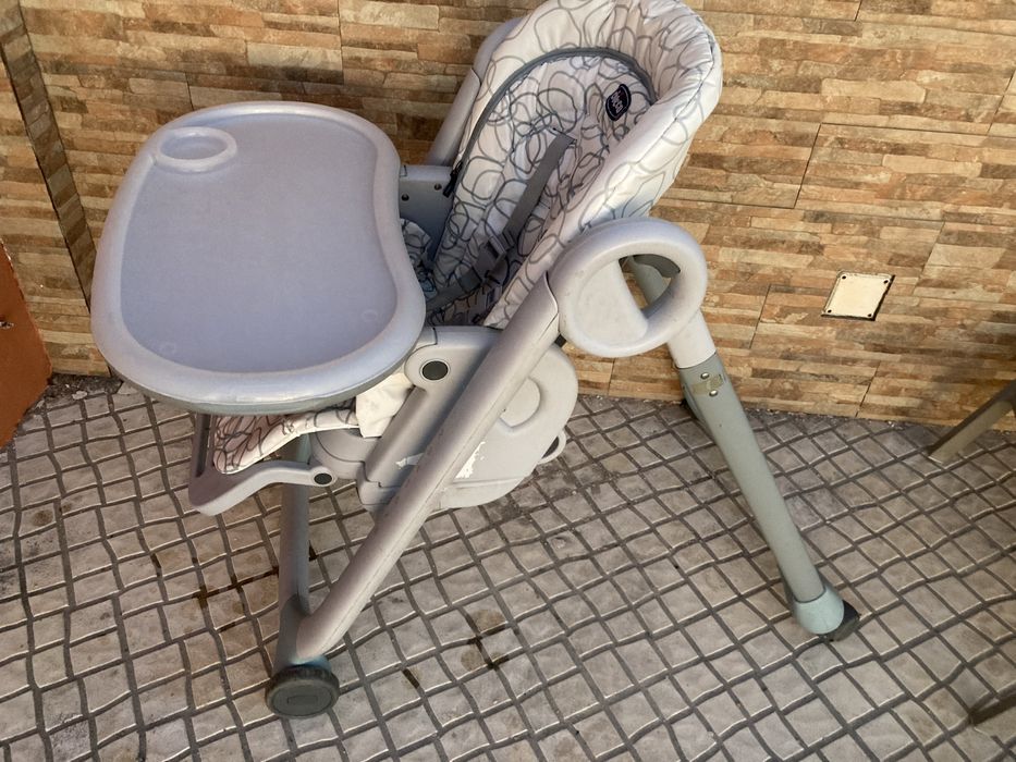 Cadeira de refeição da chicco em bom estado