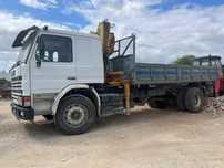 Camião scania 92H com grua