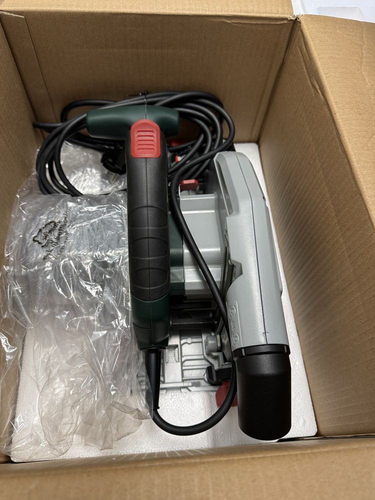 Нова Ручна циркулярна дискова пила Metabo KS66FS