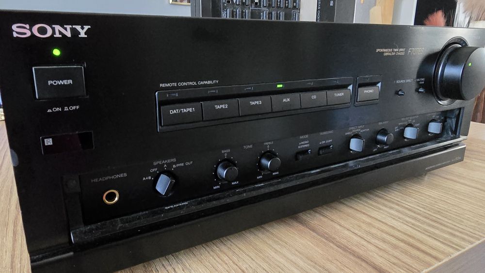 Wzmacnia Sony F707ES