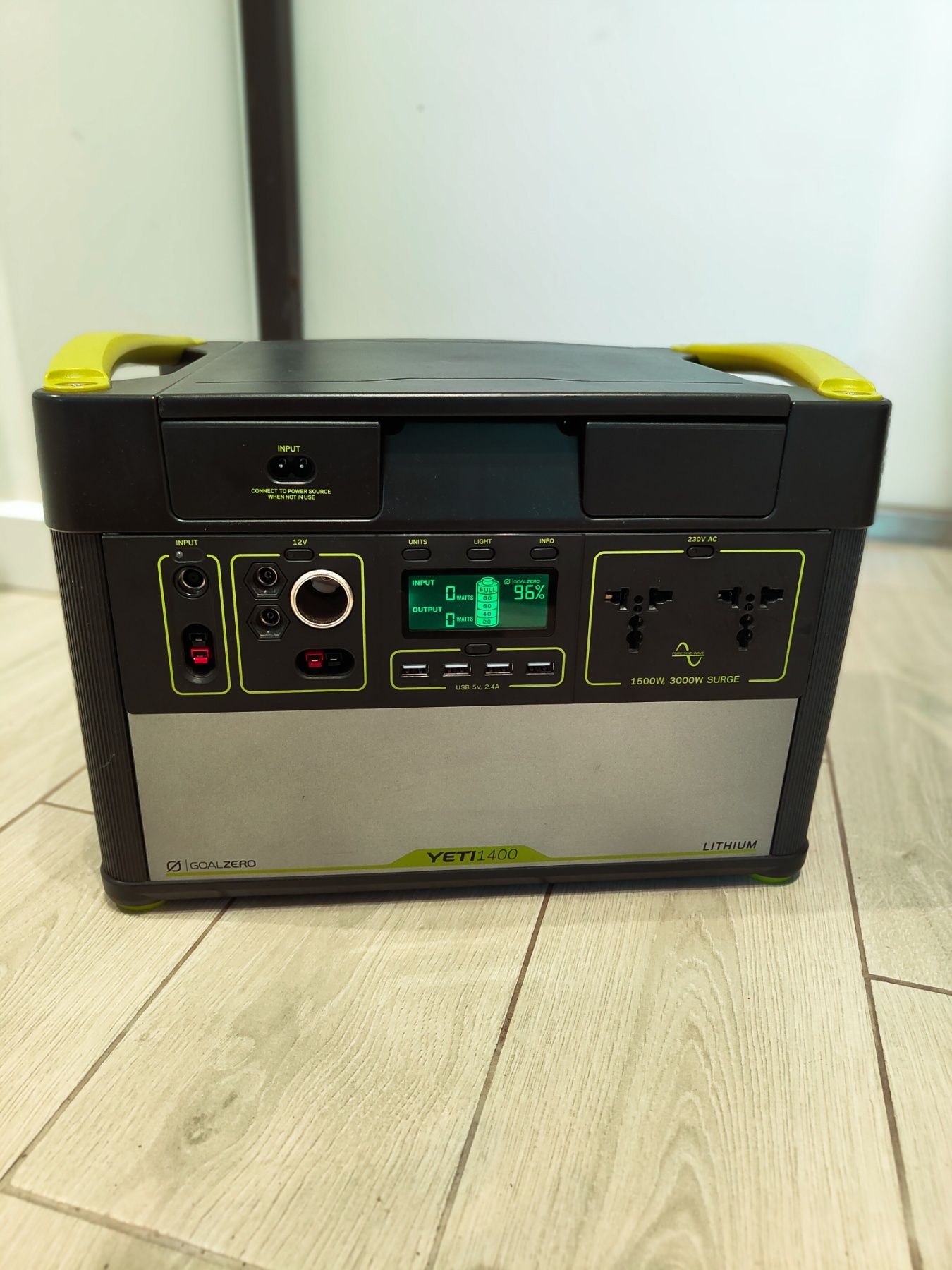 Потужна зарядна станція /3000W/ Goal Zero YETI 1400  повербанк екофлоу