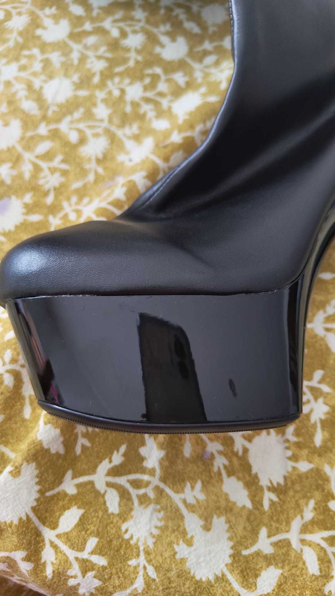 Botas Salto Alto 15cm Cano Alto – Tamanho 39 (Novas)