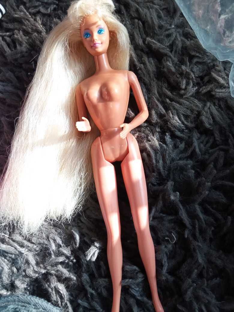 Zestaw starych lalek Barbie