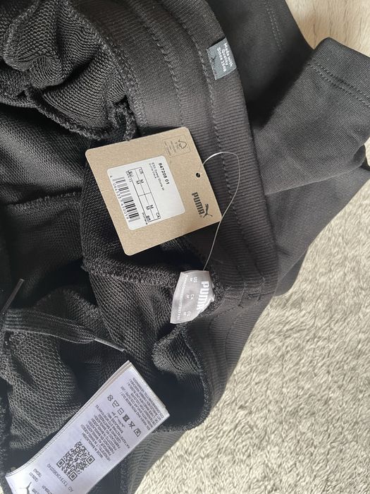 Чорні жіночі шорти розмір M Puma Essentials Women’s Sweat Shorts