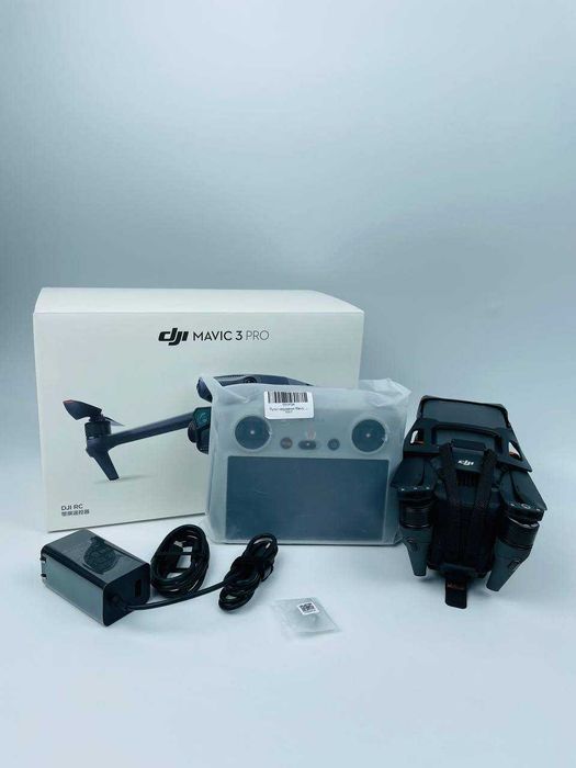 Квадрокоптер DJI Mavic 3 Pro, новий