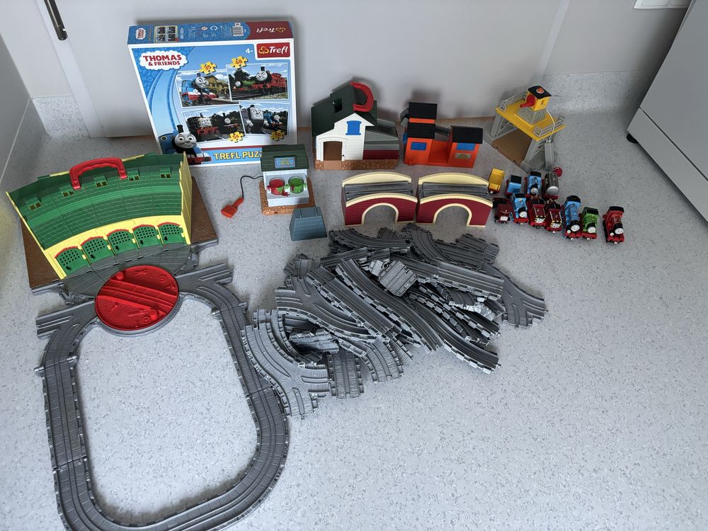 Zestaw tory Tomek i przyjaciele plus puzzle