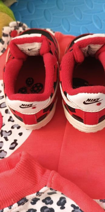 Buciki Nike air force 1 rozm 19,5 dresik rozm 80 jabłko maskotka cena