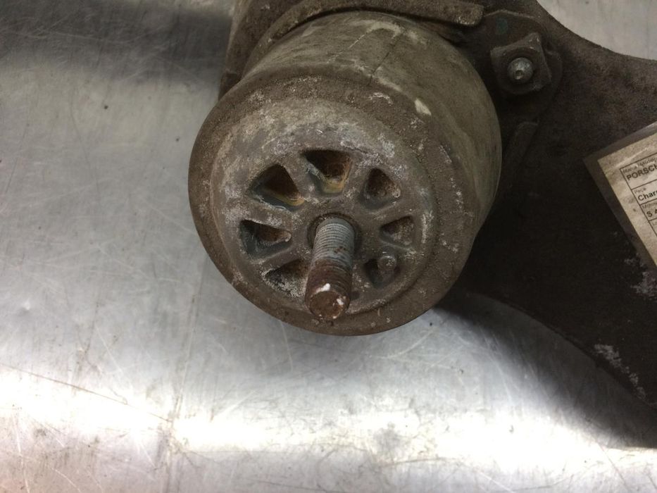 Apoio do motor PORSCHE Cayenne (9PA)