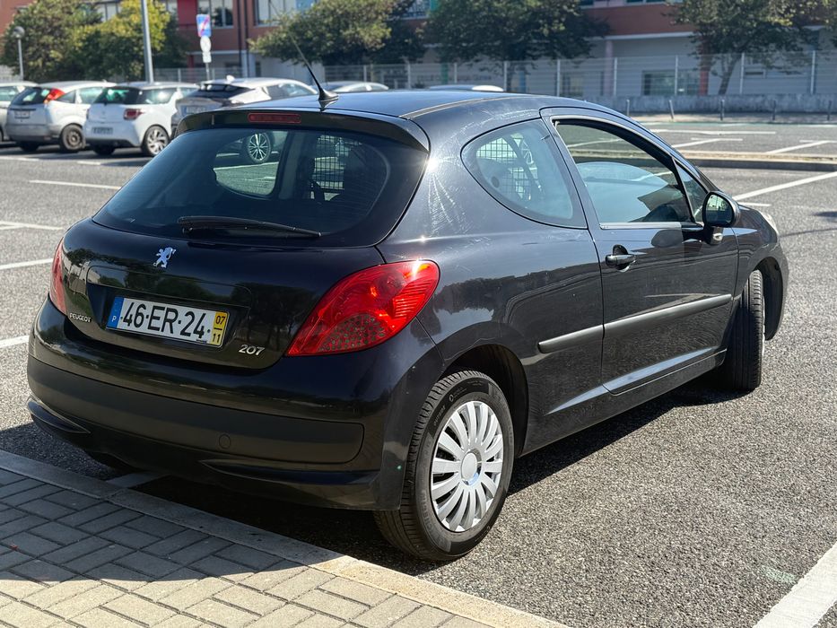 Peugeot 207 1.4 HDI estimado livro de revisões na Bosch car service