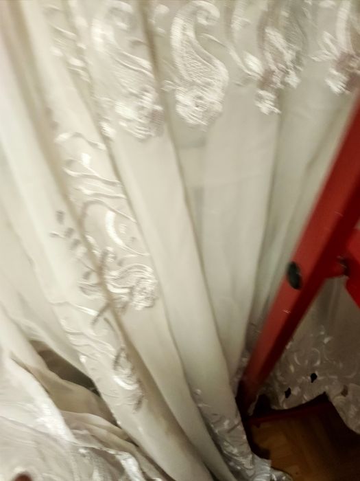 Firanka biała na taśmie