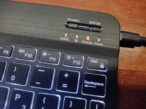 Бездротова Bluetooth клавіатура з підсвіткою, Кирилиця + мишка