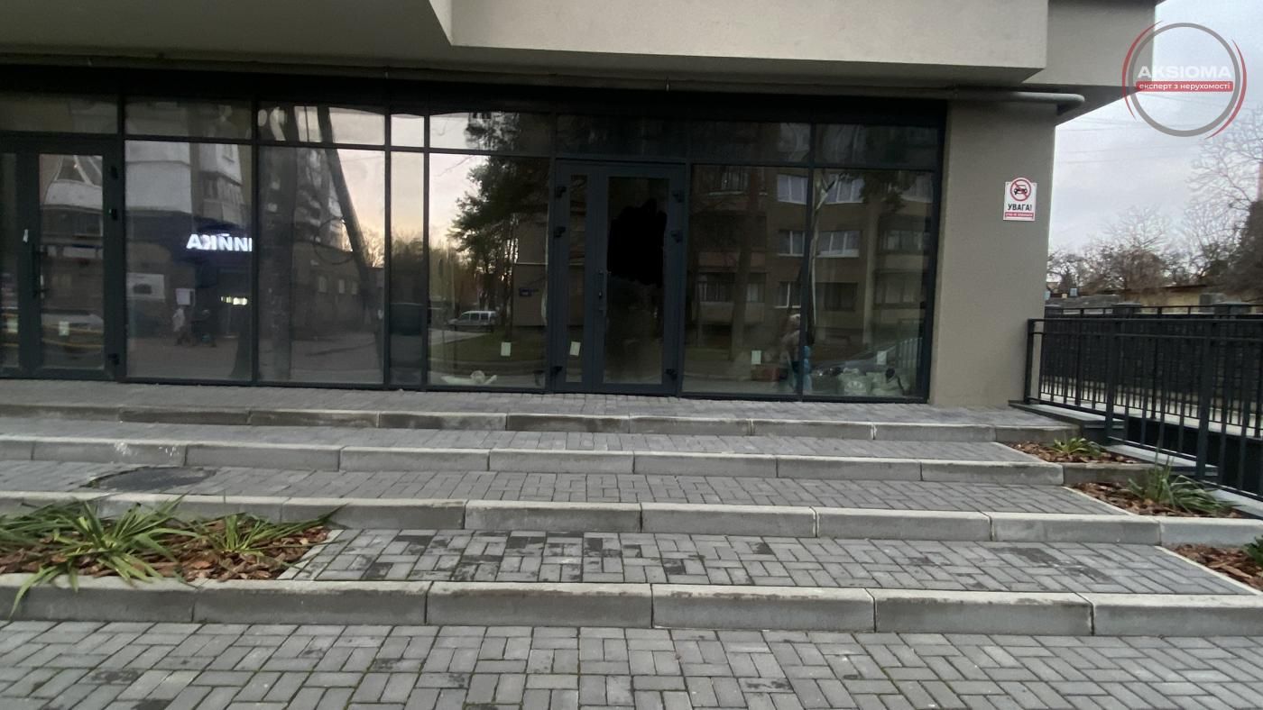 Оренда фасадного комерційного приміщення