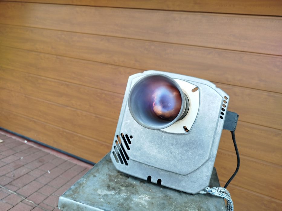 Palnik olejowy Junkers Suprastar-O BE 17 z niebieskim płomieniem