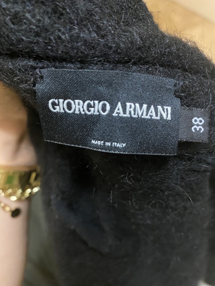 Продам пончо Giorgio Armani . Original.