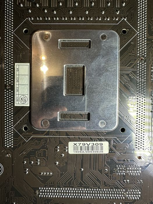 Материнська системна плата LGA2011 Huananzhi x79-4m motherboard