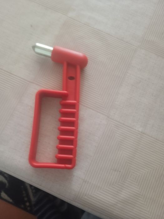 Молоток для разбивания стёкол