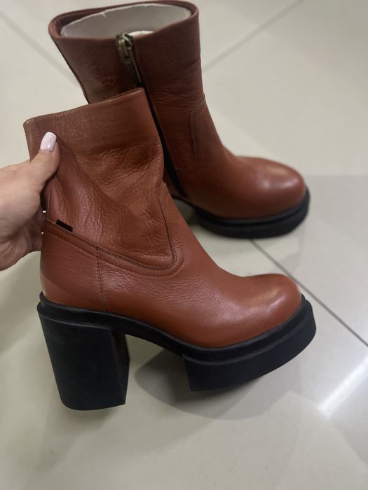 Продам нові шкіряні черевики чоботи челсі Bronx Zara 37 розмір
