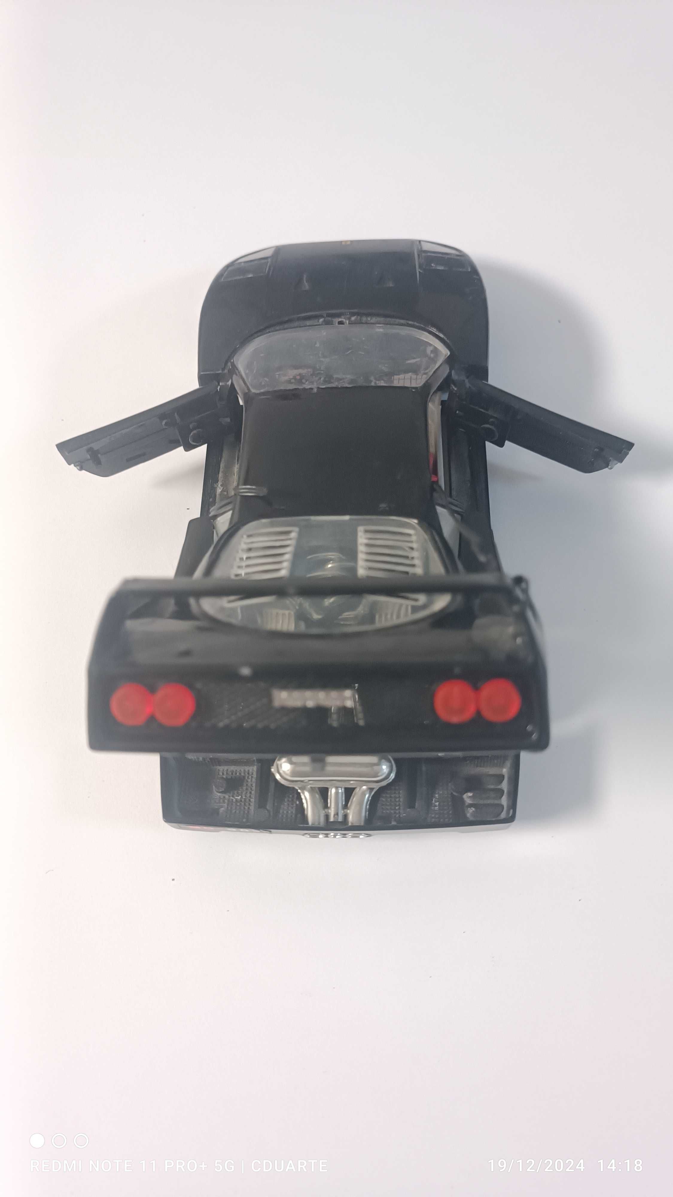 Ferrari F40 (1987), marca: Burago