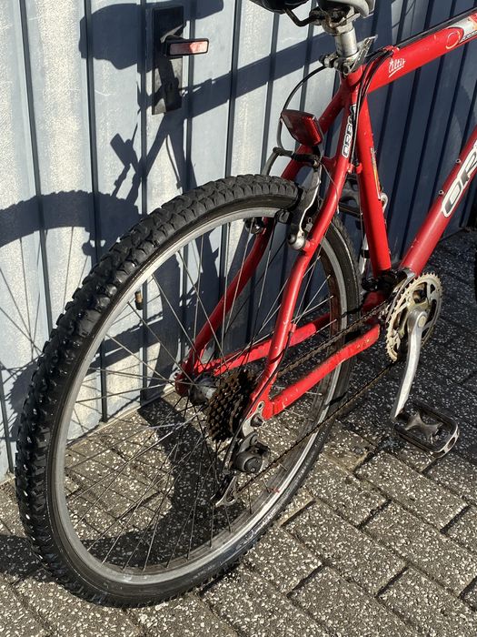 Orbea Tuareg Vermelha - Aventura Sobre Rodas à Sua Espera!