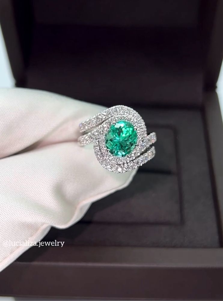 Золотое Кольцо с изумрудом 2.04ct и бриллиантами 0.84ct