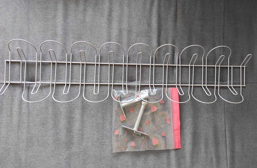 Maskownica półka na kable pod biurko Ikea SIGNUM