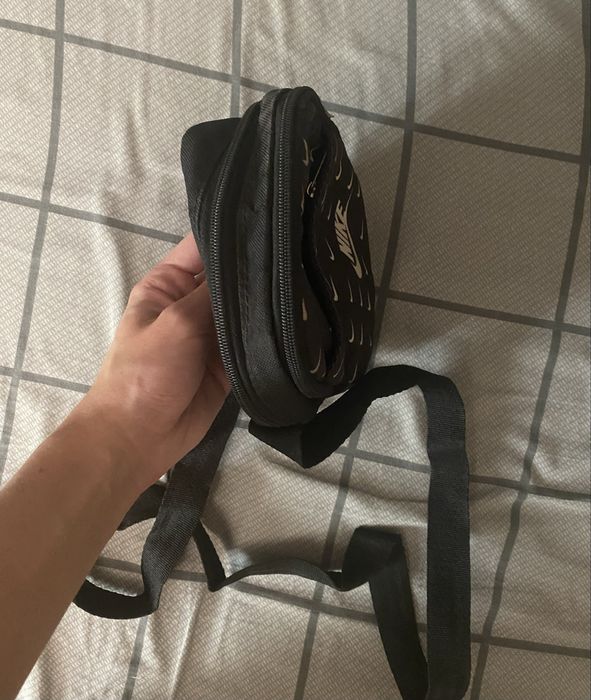 барсетка Nike с логотипами, дешево, фаст сейл