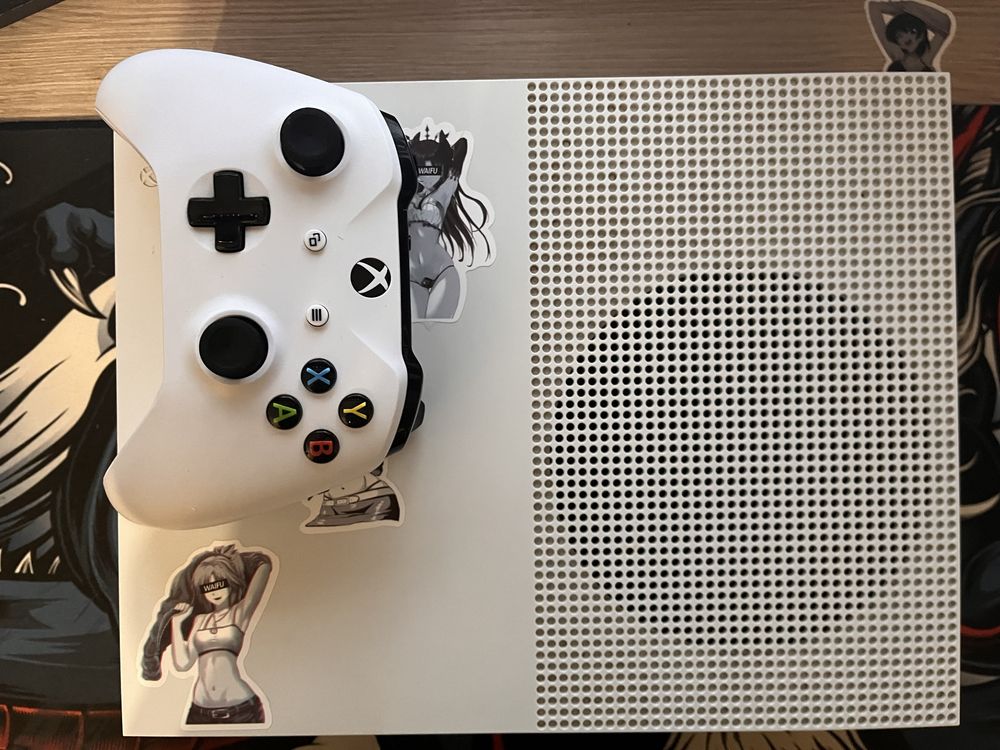 Продам Xbox One S 500GB