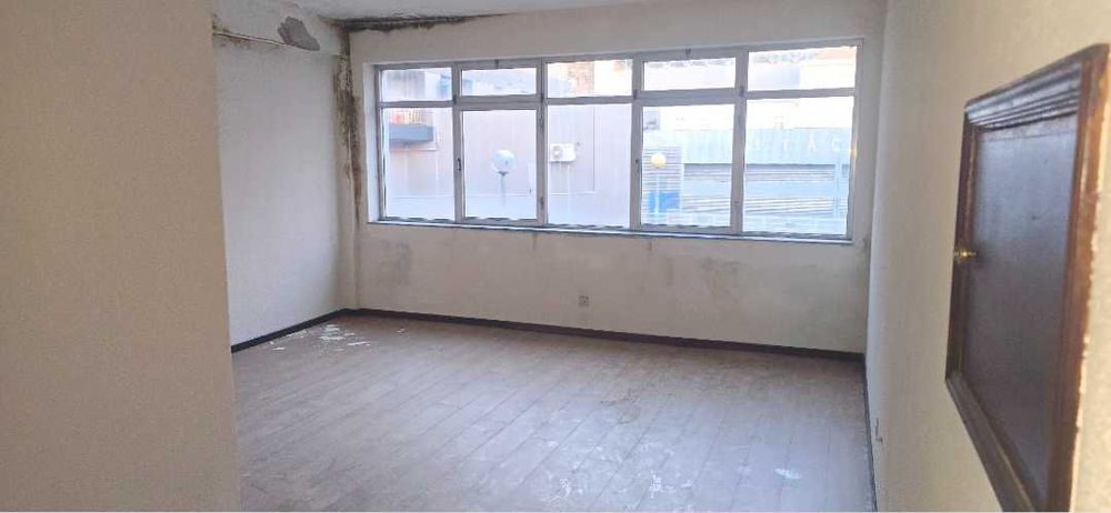 Escritorio/ studio perto da estação Braga