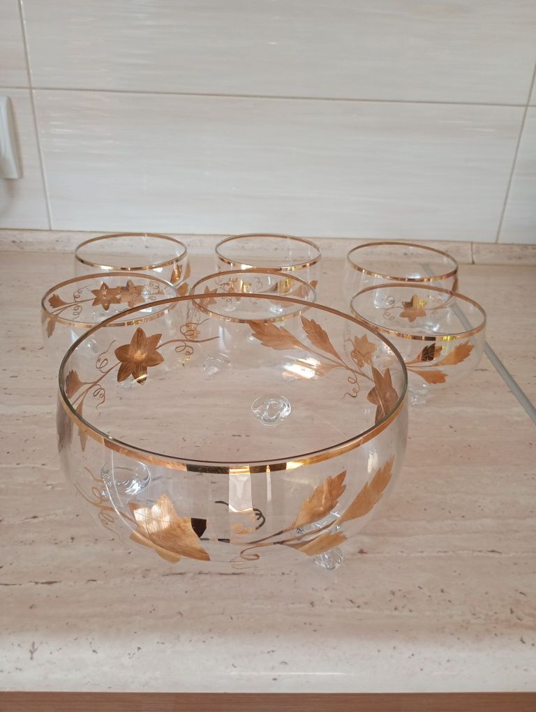 Komplet salaterek