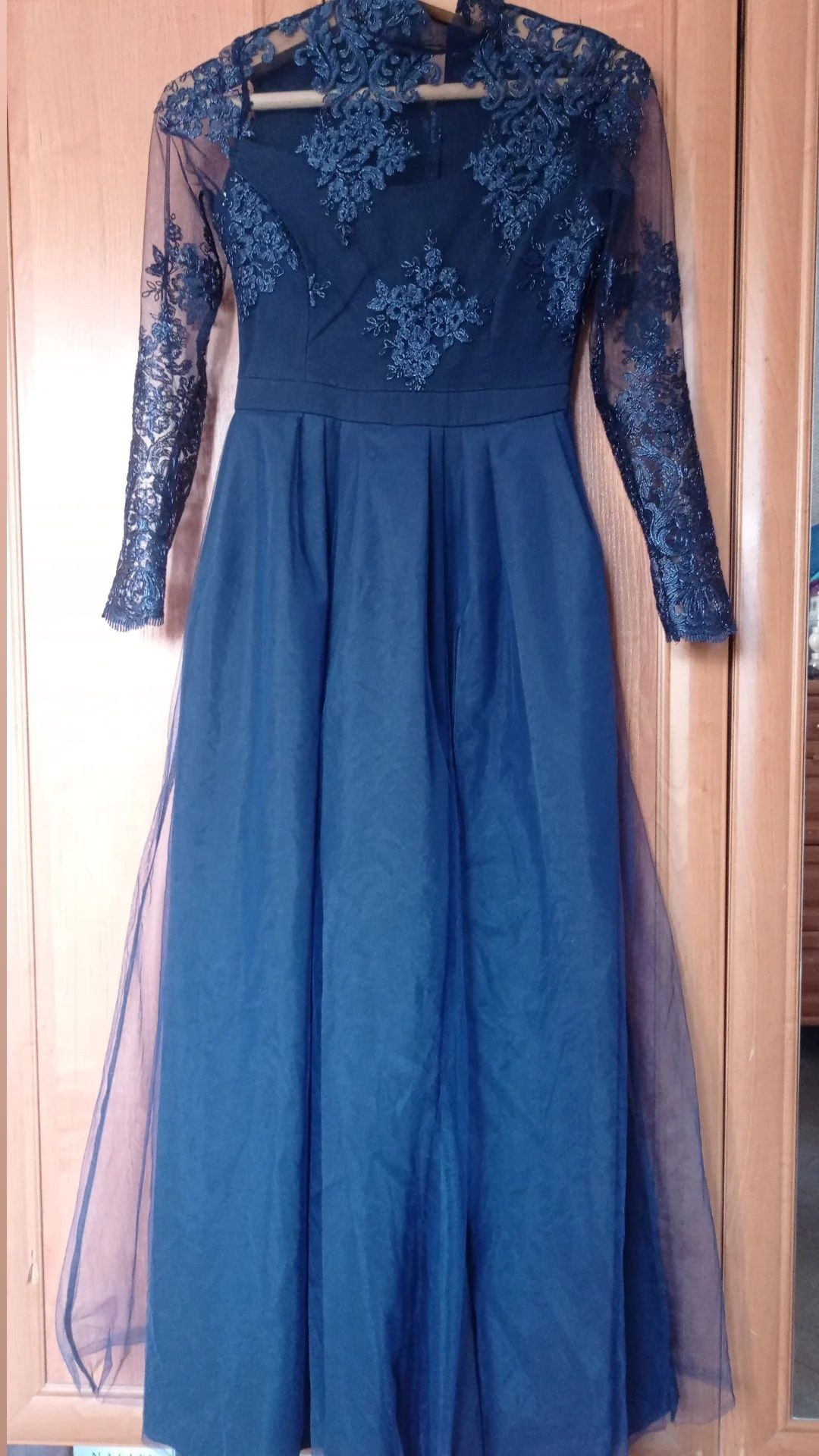 Выпускное платье синее с разрезом Berezka