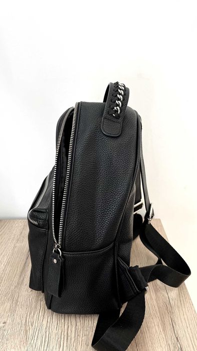 Czarny plecak Bershka