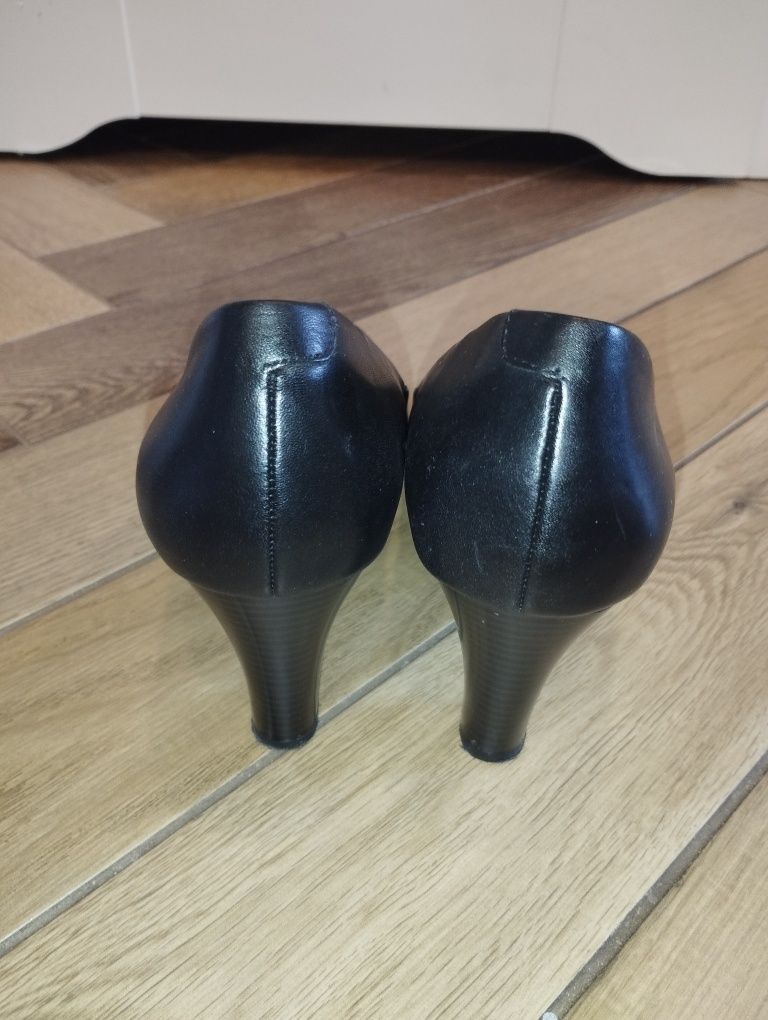 Czarne czółenka, buty na obcasie Lasocki r. 40