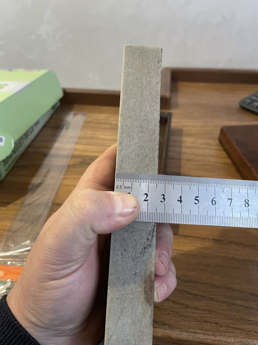 Заточний камінь, думаю що вашита але точно не знаю