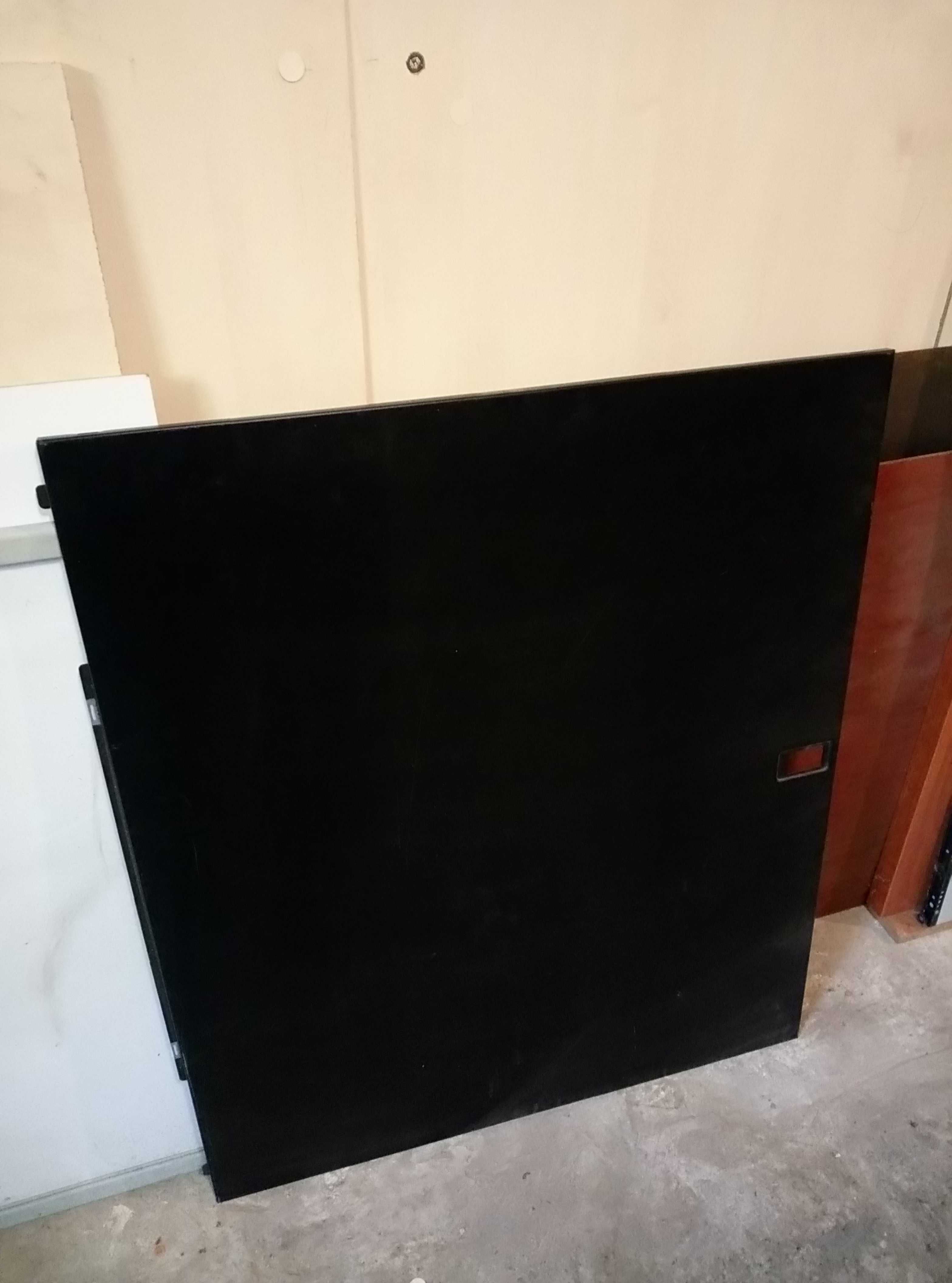 боковая стенка серверного шкафа APC